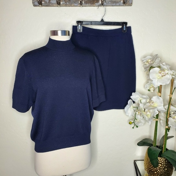 St. John Sweaters - Vintage St. John By Marie Gray Navy Knit Top Skirt Sweater Set Women's Sz 8